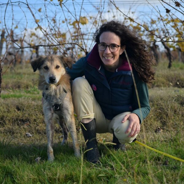 Julia Techene et Dolly chien à l'adoption Esmavuda